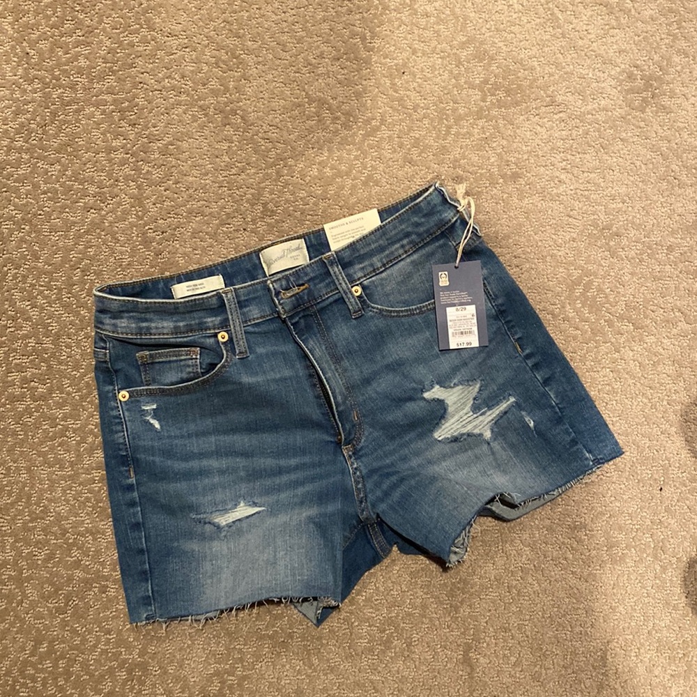 Never worn. Size 8